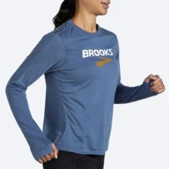 Women's Distance Graphic Long Sleeve (493 - Heather Blue Ash/Brooks Logo) -Cheap Brooks Store 221599 493 mv distance graphic womens long sleeve running shirt