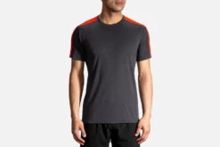 BROOKS Men’s Distance SS (052 - Heather/Asphalt/Lava)