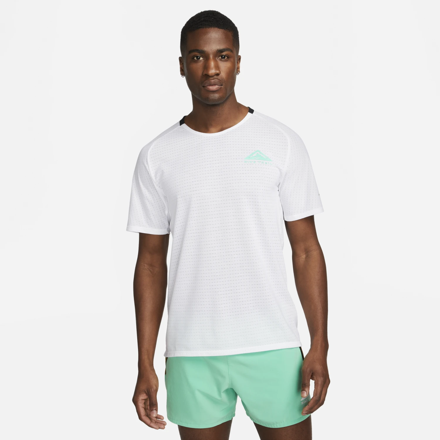 Nike Men's DRI-FIT Trail Solar Chase Short-Sleeve Running Top (100 - White/Spring Green) 1 Nike Men's DRI-FIT Trail Solar Chase Short-Sleeve Running Top (100 - White/Spring Green)