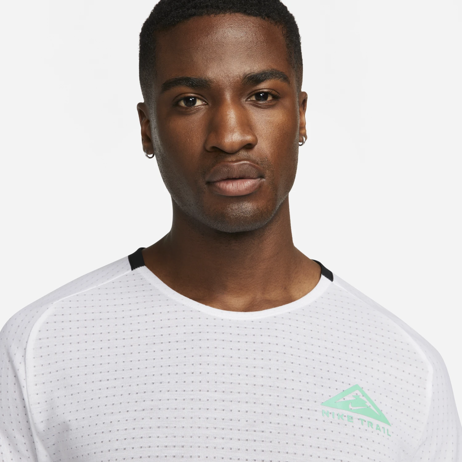 Nike Men's DRI-FIT Trail Solar Chase Short-Sleeve Running Top (100 - White/Spring Green) 3 Nike Men's DRI-FIT Trail Solar Chase Short-Sleeve Running Top (100 - White/Spring Green) - Image 3