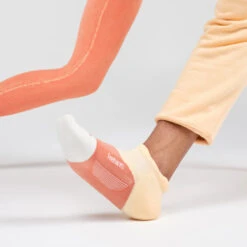 Feetures Elite Max Cushion No Show Tab (Electric Peach) -Cheap Brooks Store EC50540 3 900x fe924c09 ef60 49d4 a869 6b6883395c64